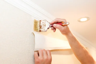 Pose de papier peint à Plestin-les-Grèves — revêtements muraux et toiles de verre
